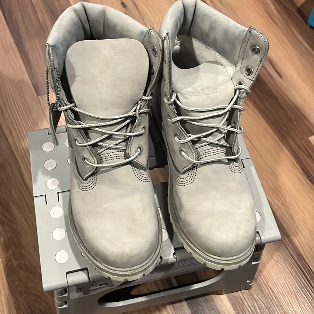 Light gray Tim’s